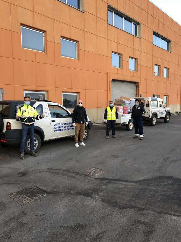 Coronavirus. Il Gruppo Perrotta ha donato alla Protezione Civile di Catanzaro prodotti alimentari per 200 famiglie