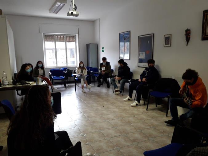 images Catanzaro. “Tessere di Comunità” cresce talenti: il video del gruppo adolescenti 'scArti' selezionato a livello nazionale