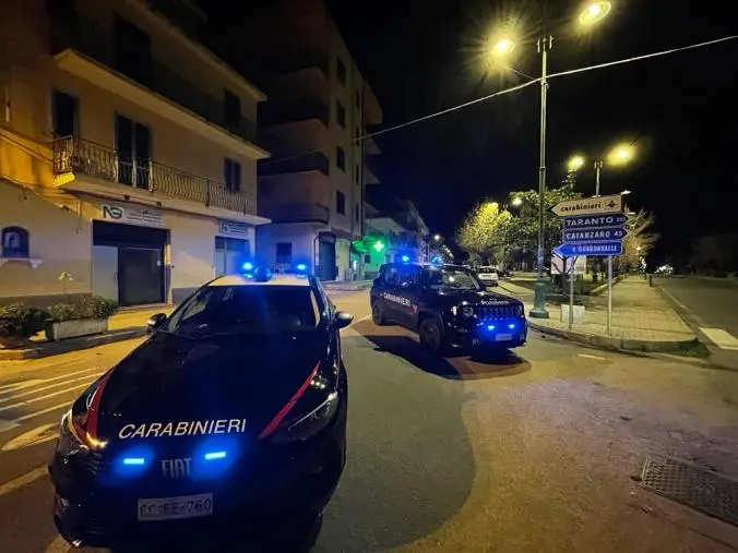 images Spaccio, armi e violenza nel Catanzarese: valanga di denunce e arresti