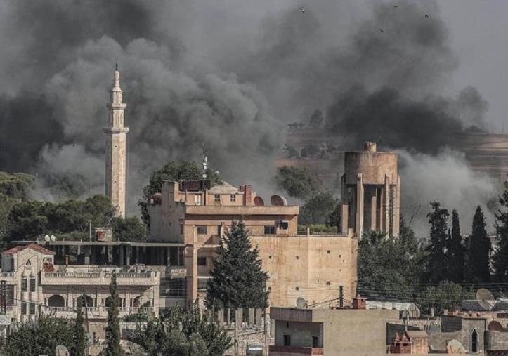 images Stop ai bombardamenti in Siria: Cigl, Cisl e Uil in piazza a Cosenza 