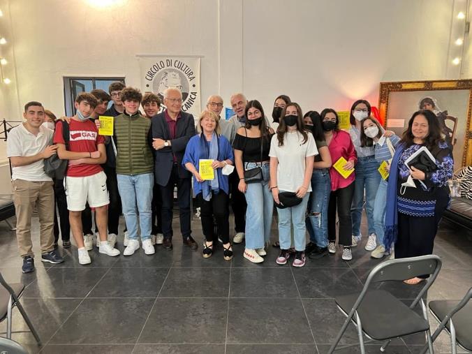 images Dal Progetto Gutenberg un appello alla non violenza con il saggista Filippo La Porta