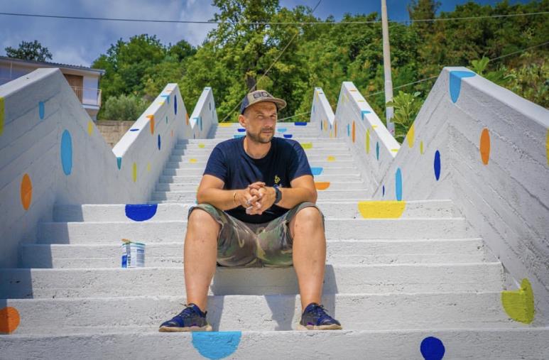 images Arte, conclusa l'opera di Massimo Sirelli al LuceFest di San Pietro Magisano
