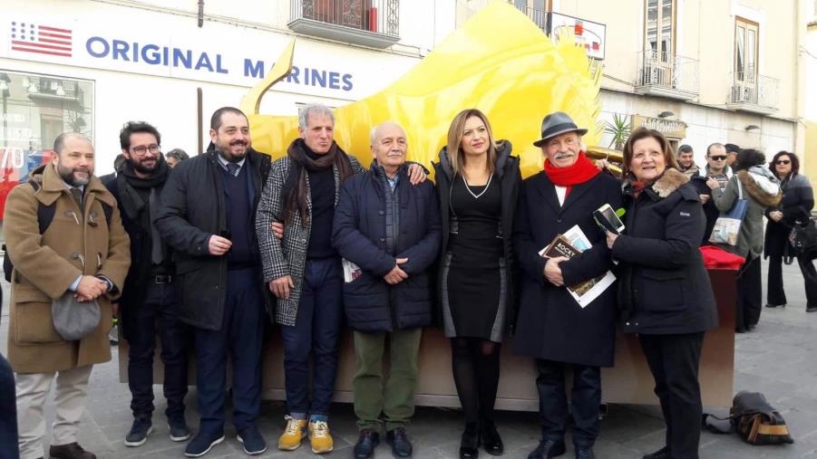 images "Rocky bull", presentata a Castrovillari la statua di Salvador Gaudenti