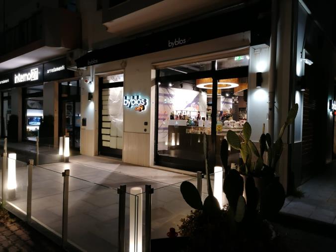 images Fase 2. Caglioti (Byblos Café): "Il 4 maggio non riapriremo anche qualora il sindaco emani un'ordinanza come quella regionale. Preferiamo la tutela della salute dei nostri clienti e dipendenti"