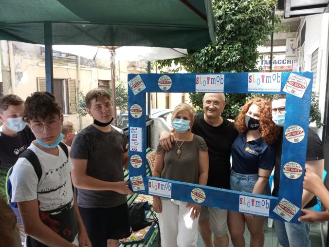 Catanzaro. Grande successo per l'iniziativa SlotMob del bar nel quartiere Siano 