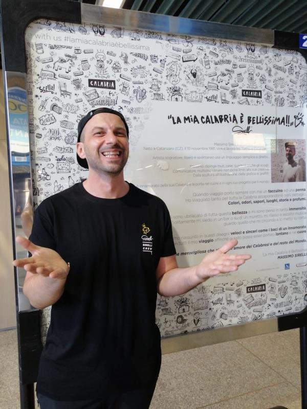 images L’aeroporto di Lamezia Terme fa volare la creatività: Sacal presenta “La mia Calabria è bellissima” di Massimo Sirelli