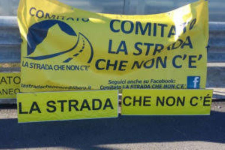 images "Non chiudete la Strada statale 19": l'appello del Comitato "La Strada che non c'è" a Prefetto, Anas e tutti gli
enti locali e nazionali