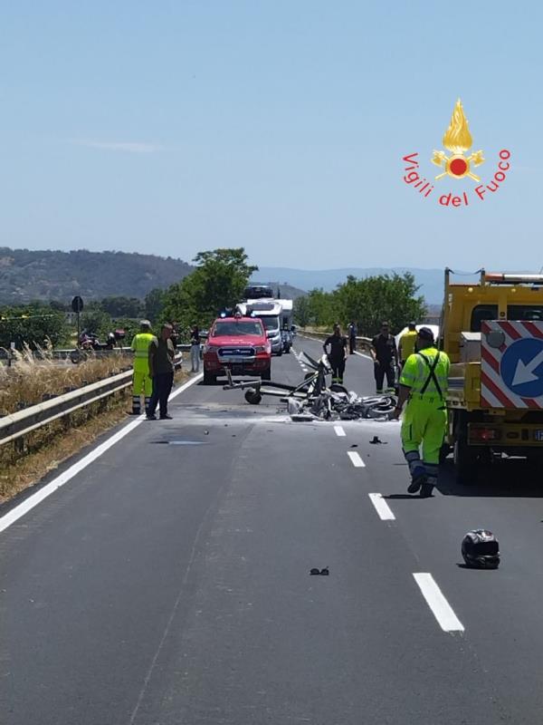 images Nocera Terinese, incidente sulla “Tirrena inferiore”: tre i veicoli coninvolti e un ferito grave