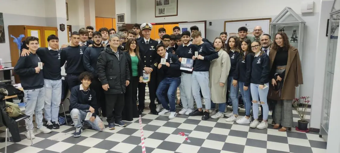 images Gli studenti del Nautico di Catanzaro incontrano la Marina Militare