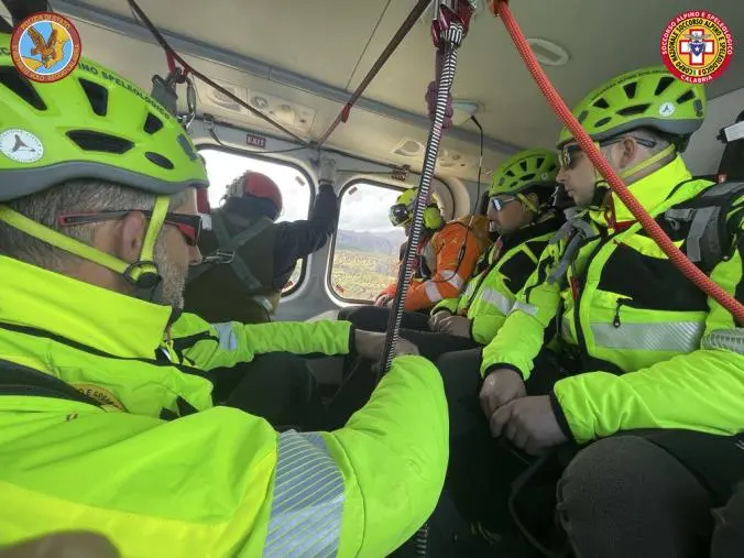 images Sinergie, a Reggio l'addestramento congiunto del Soccorso alpino con il V° reparto volo della Polizia