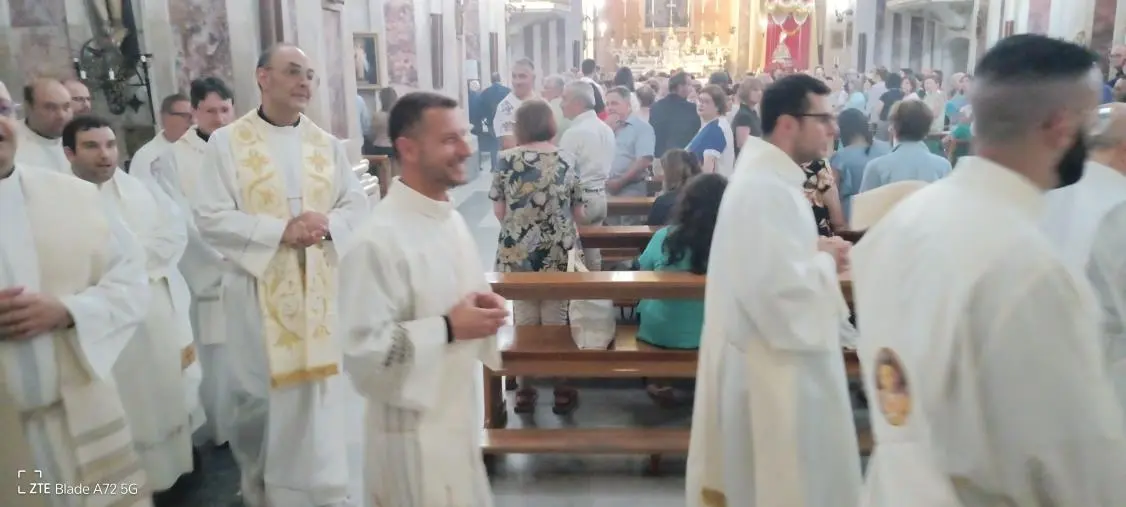 images Catanzaro ha un nuovo sacerdote: Don Paolo Calabretta ordinato da Mons. Maniago