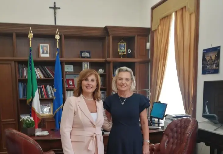 images L'ambasciatrice di Polonia, Anna Maria Anders, accolta in Prefettura a Cosenza