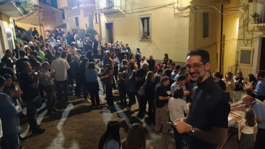 images Lamezia, la parrocchia di San Teodoro saluta il parroco don Giuseppe Critelli (FOTO)