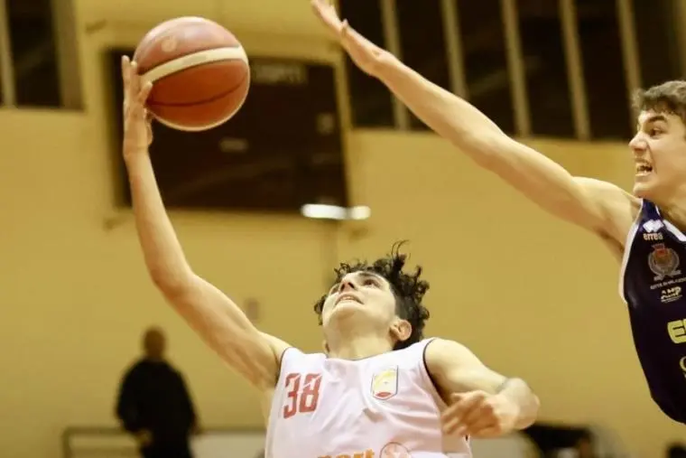 images Basket U17 Eccellenza, i babygiallorossi della CCB Academy travolgono i mamertini in casa loro 79-101