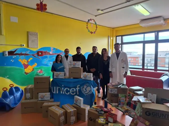 images Giochi e libri ai pazienti di Pediatria del "Pugliese Ciaccio" di Catanzaro: l'iniziativa di Unicef 