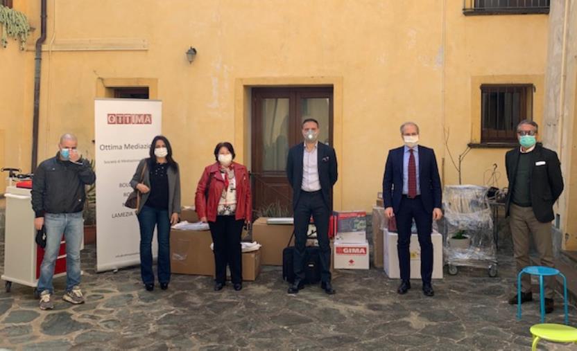 Coronavirus. Ottima mediazione dona dispositivi per l'ospedale di Lamezia Terme