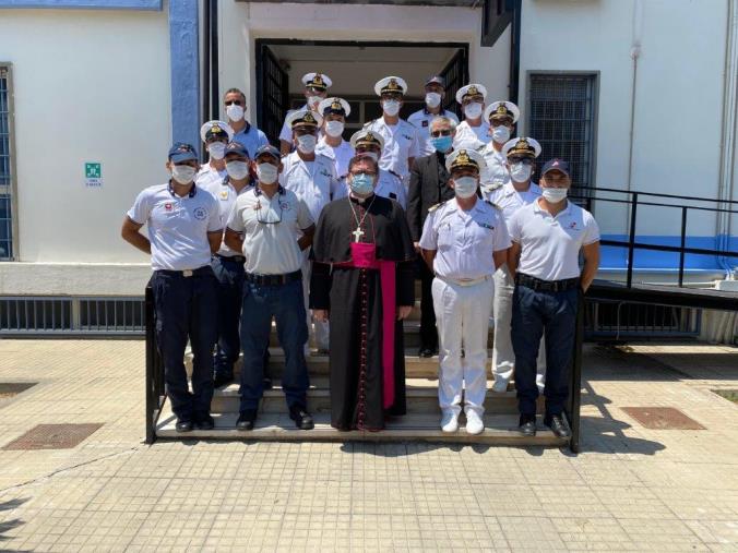 images Monsignor Maurizio Aloise, arcivescovo di Rossano Cariati, in visita alla Capitaneria di porto di Corigliano Calabro 