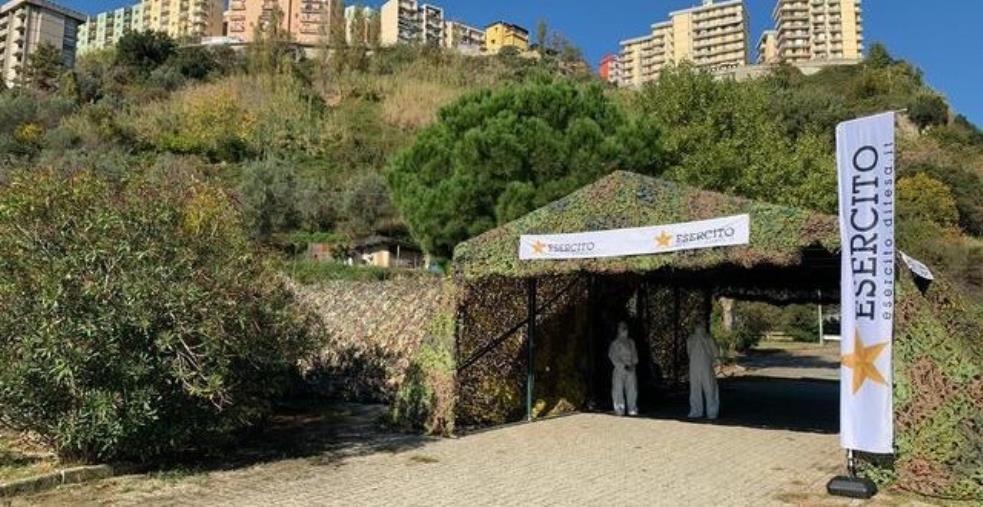 images Covid. Tensostruttura di Catanzaro in fase di smantellamento, Costanzo: "Emergenza finita?"