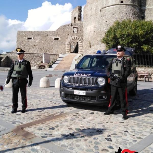 images Molesta una sedicenne alla fermata dell'autobus di Squillace, arrestato dai carabinieri