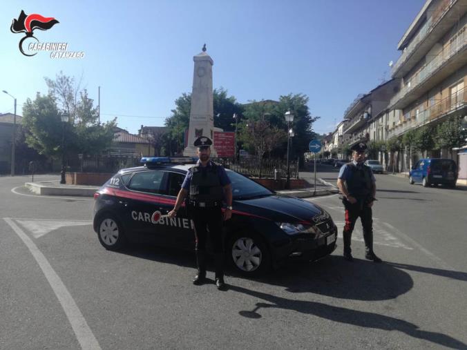 images Era ai domiciliari ma scappa con l'auto della madre, acciuffato un 32enne di Soveria Mannelli