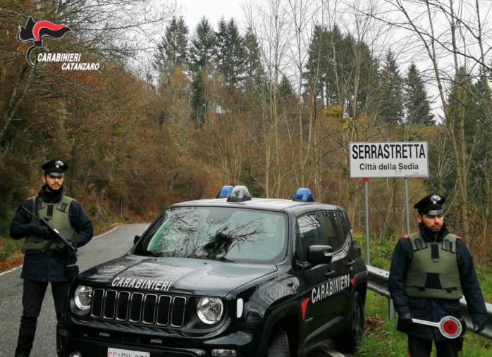 Picchia la moglie davanti ai figli minori, arrestato a Serrastretta un 41enne romeno  