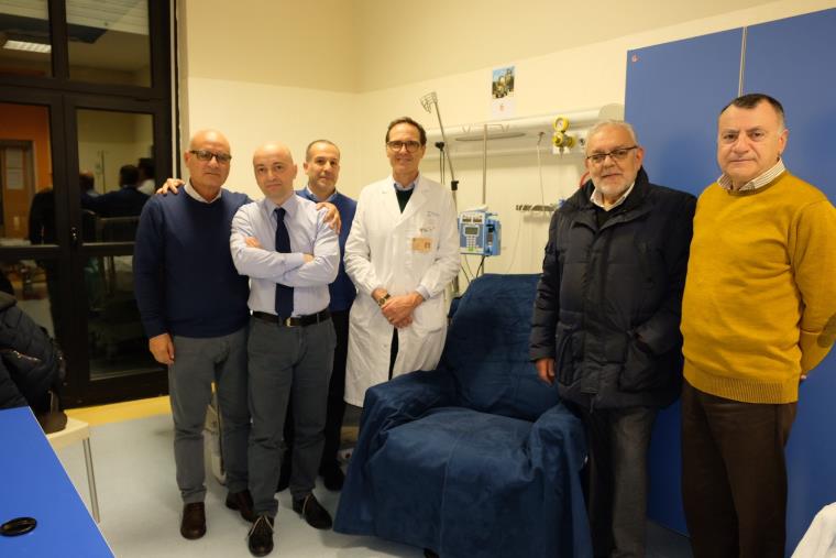 L'associazione Dipendenti Ente Regione dona 10 poltrone al reparto di pediatria del "Pugliese-Ciaccio"