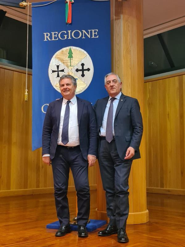 images Mancuso in Conferenza dei Presidenti dei Consigli regionali, Molinaro: "Premiati il suo lavoro e la sua autorevolezza"