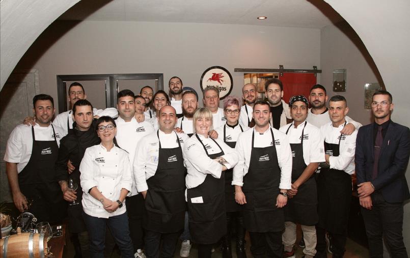 Nasce Anyway chef, la brigata di giovani cuochi calabresi domenica  l'evento solidale “La tavola buona”