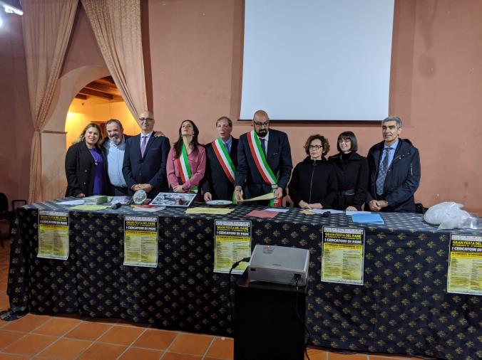 images Dopo il successo della Festa del Pane ad Altomonte, la sottosegretaria Orrico lancia l'idea di un distretto di tutti i comuni della Valle dell’Esaro