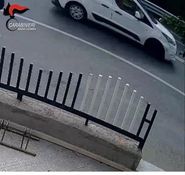 images Investe uno scooter e fugge: differito un 57enne per omissione di soccorso a Montebello Ionico