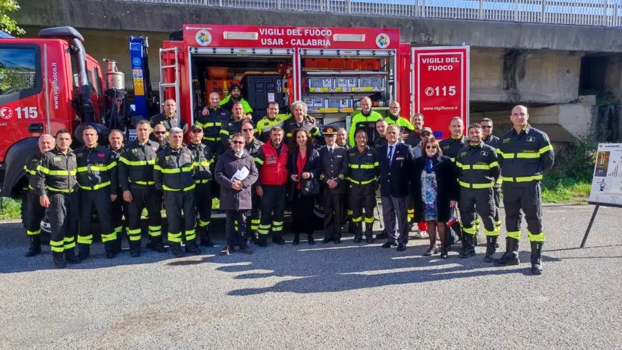 images Festività di Santa Barbara, Wanda Ferro rende omaggio al Corpo dei Vigili del Fuoco: "Riconoscenza e ammirazione"