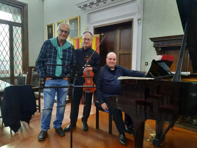 images Grande ritorno a Catanzaro per il violinista Sergio Messina ospite degli "Amici della Musica" in duo con Nicolini