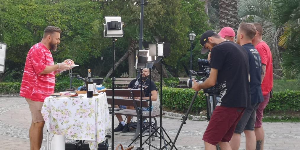 images Villa Margherita diventa un set cinematografico: Catanzaro location delle riprese di un  programma sui viaggi e la cucina (VIDEO)