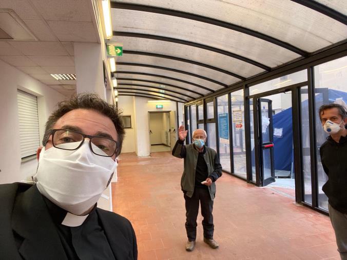 images La storia di Giovanni, non più solo grazie a don Gaetano Rocca e al sindaco Abramo: da oggi la sua "casa" è a Cortale