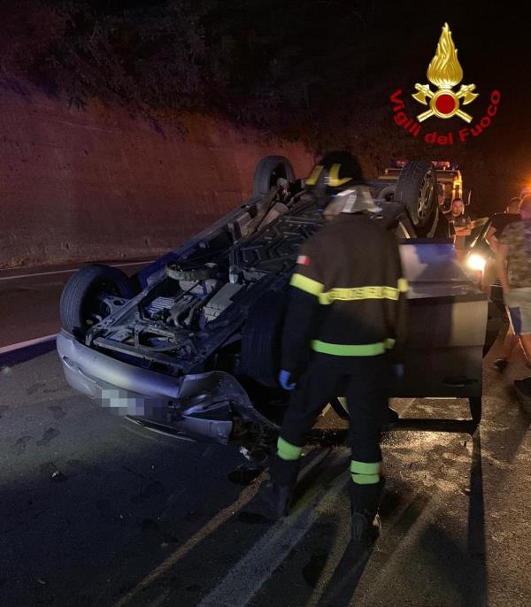 images Scontro tra due auto nel Cosentino, tre feriti