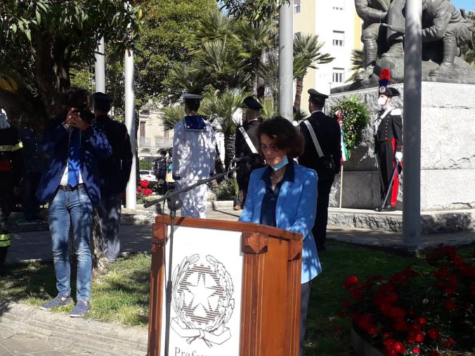 images 2 giugno. Il Tricolore svetta su Catanzaro e svela il valore dello stare insieme (VIDEO)