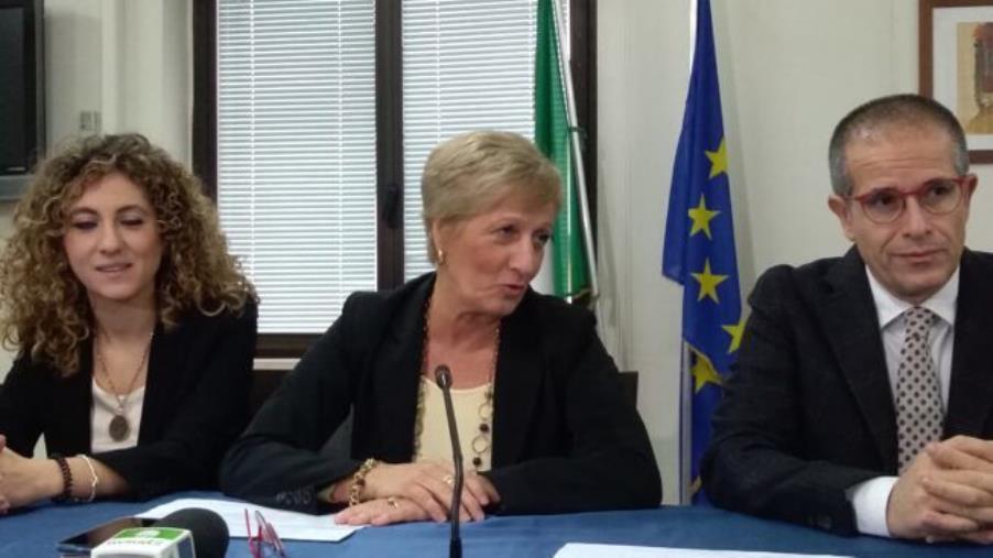 Si insedia il prefetto di Crotone, Tiziana Tombesi: "Farò di tutto per fare rispettare la legge. Garantiremo la legalità"