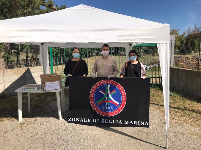 images Fase 2. Oggi a Sellia Marina l’associazione A.N.A.S. distribuisce mascherine in località Sena San Vincenzo 