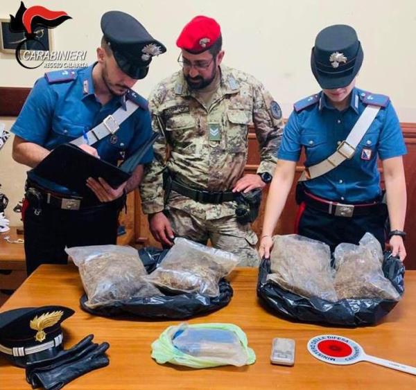 images Gioia Tauro, i carabinieri sequestrano oltre 2 kg di sostanza stupefacente