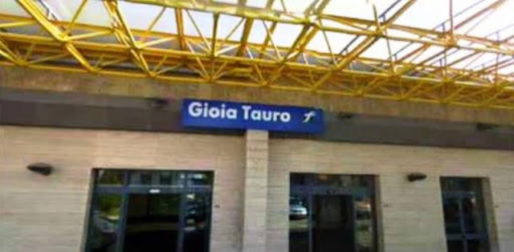 images Il Consiglio comunale scrive ai vertici del settore ferroviario: "Serve la giusta attenzione per la stazione di Gioia Tauro"