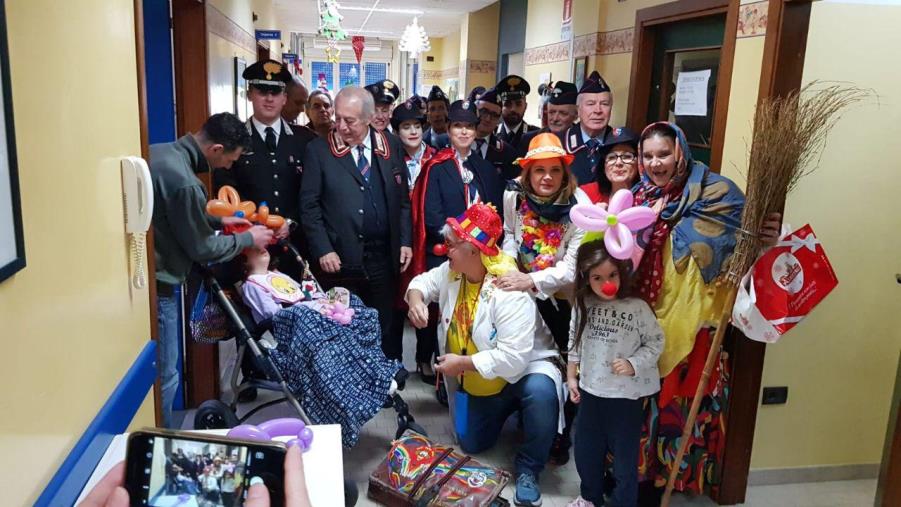 I carabinieri della Piana di Gioia Tauro regalano doni e sorrisi ai piccoli ricoverati all'ospedale  di Polistena