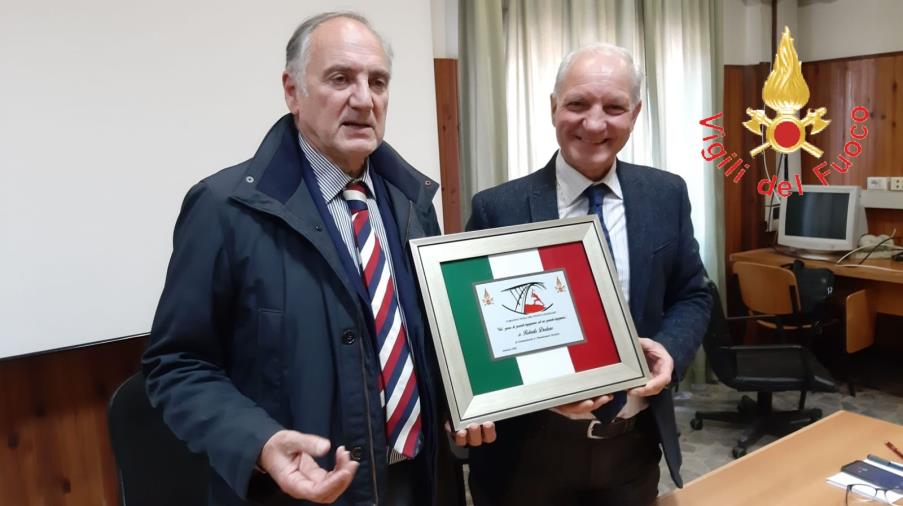 images Al Comando dei vigili del fuoco di Catanzaro ha fatto una visita il direttore regionale della Calabria, Oliverio Roberto Dodaro