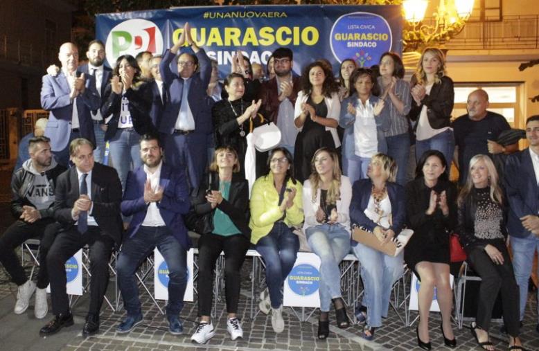 images Elezioni a Lamezia Terme, in piazza 5 Dicembre presentazione delle liste a sostegno di Guarascio sindaco