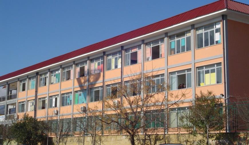images Lamezia Terme, il Liceo Campanella: "Nessuna crepa per scossa sismica. Un giunto strutturale già esistente"