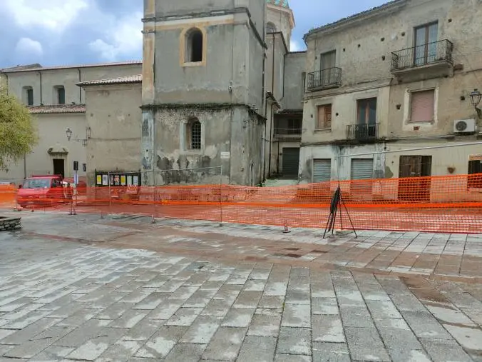images Morano Calabro, al via i lavori di pavimentazione di Piazza De Bartolo