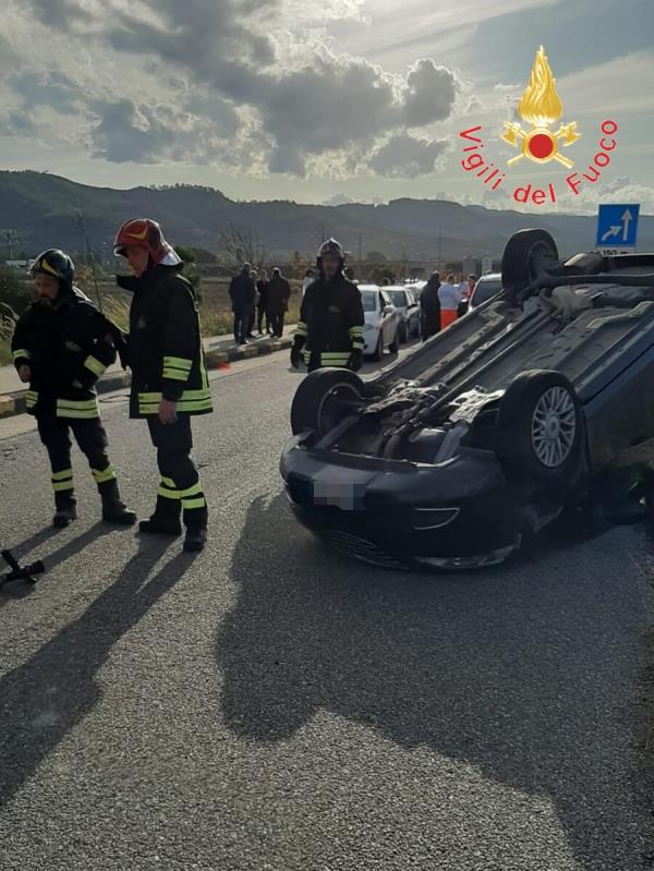 images Catanzaro, incidente in località Germaneto tra due automobili: feriti i conducenti