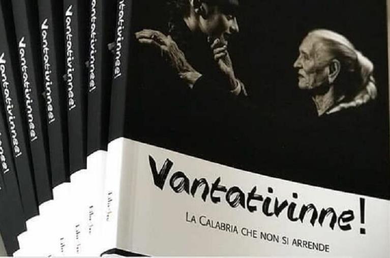 Parte venerdì da San Giovanni in Fiore il tour nelle scuole calabresi del libro “Vantativinne"