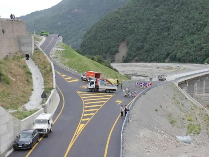 images Strada Mirto-Longobucco. Riparte il cantiere: sopralluogo degli assessori Catalfamo e Gallo