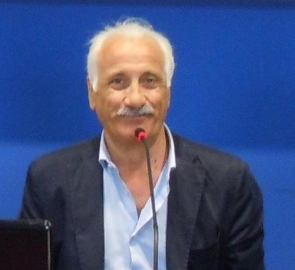 images Il presidente del Csv Catanzaro a Don Mimmo Battaglia: "Colui che ha caratterizzato il volontariato in questa città"