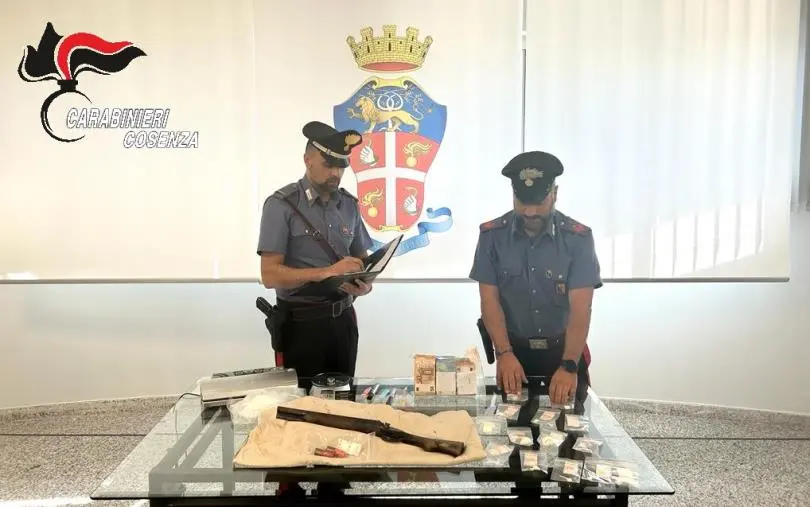 images Droga e armi nel Cosentino, arrestati padre e figlio 